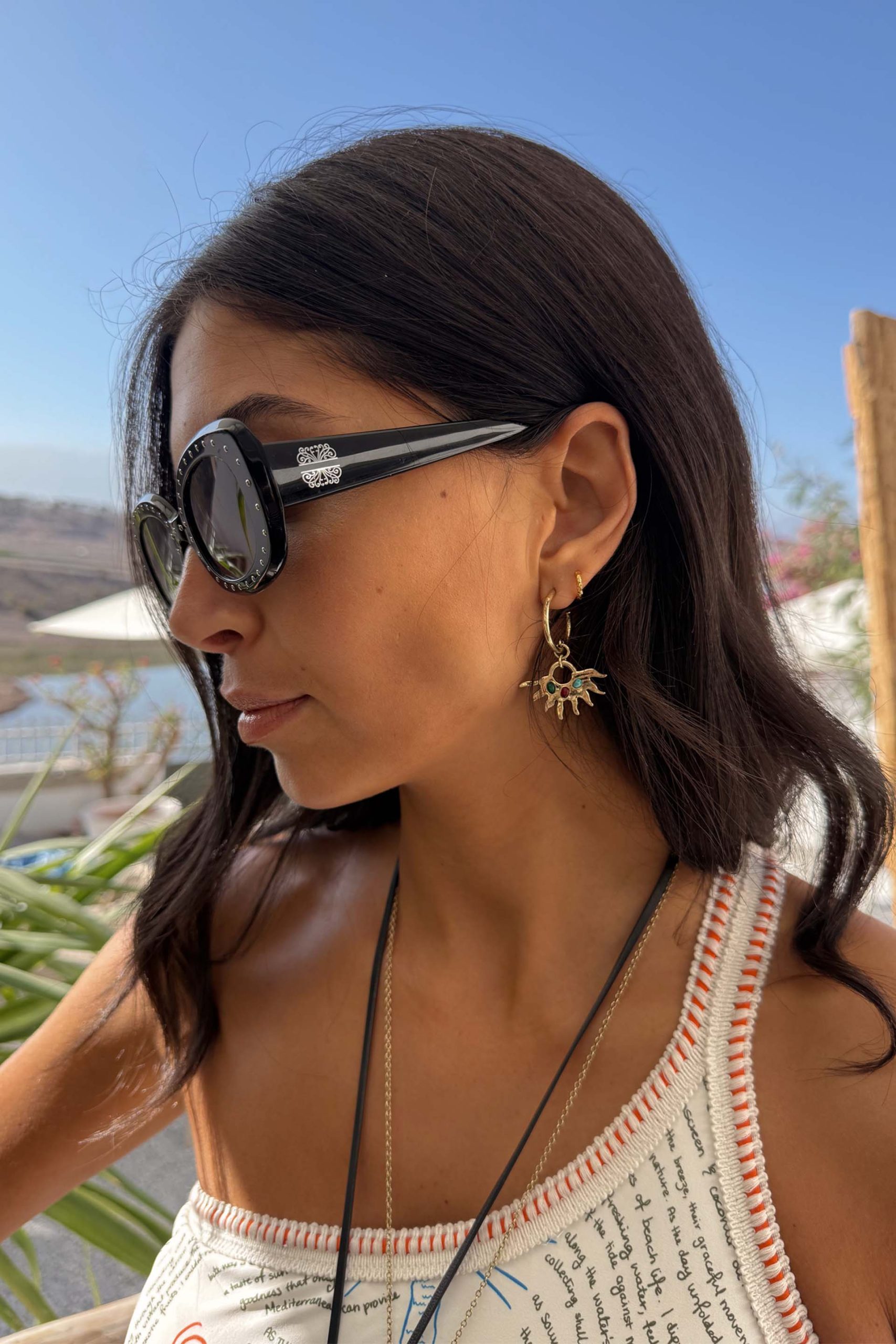 1001-black-studded-acetate-sunglasses-5.jpg Black Studded Acetate Sunglasses