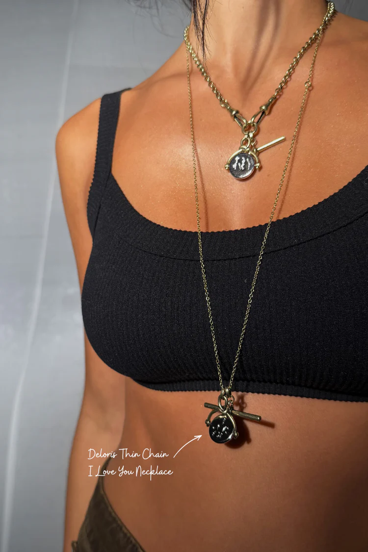 1421-deloris-thin-chain-i-love-you-necklace-3.webp Deloris Thin Chain I Love You Necklace