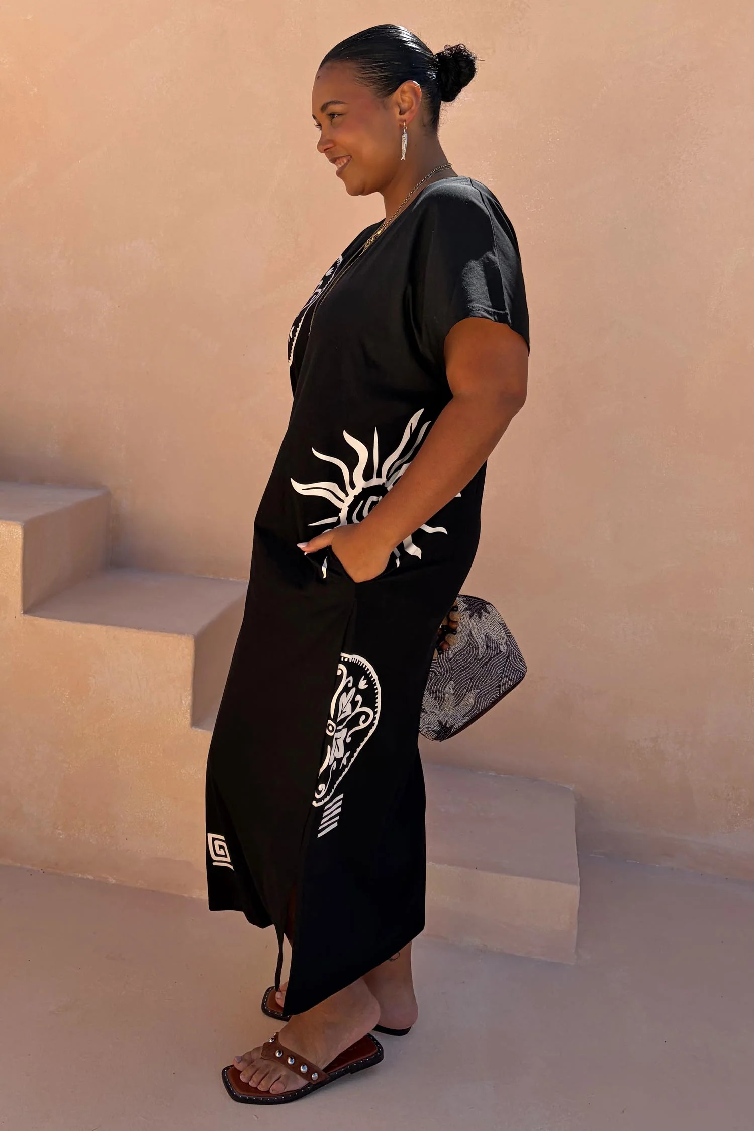 2104-black-dolce-vita-t-shirt-dress-4.webp Black Dolce Vita T-Shirt Dress