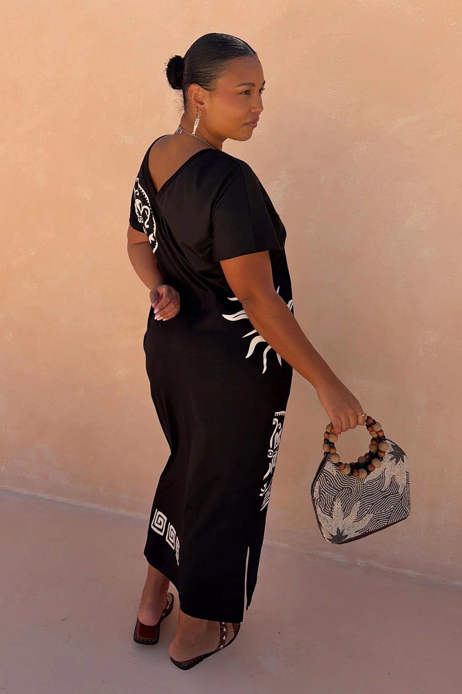 2104-black-dolce-vita-t-shirt-dress-9.webp Black Dolce Vita T-Shirt Dress