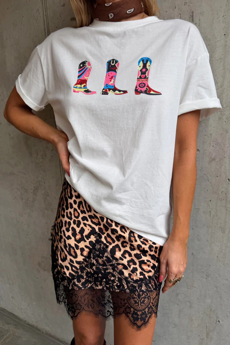 3163-dir-5dbc98dcc983-s-variation-2.webp Cowboy Boot T-Shirt