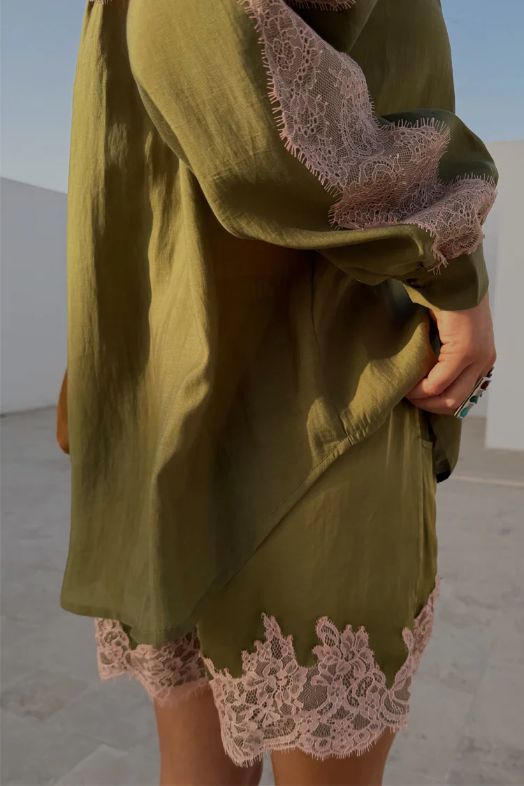 3197-dir-1679091c5a88-6-variation-6.webp Olive & Pink Lace Shorts