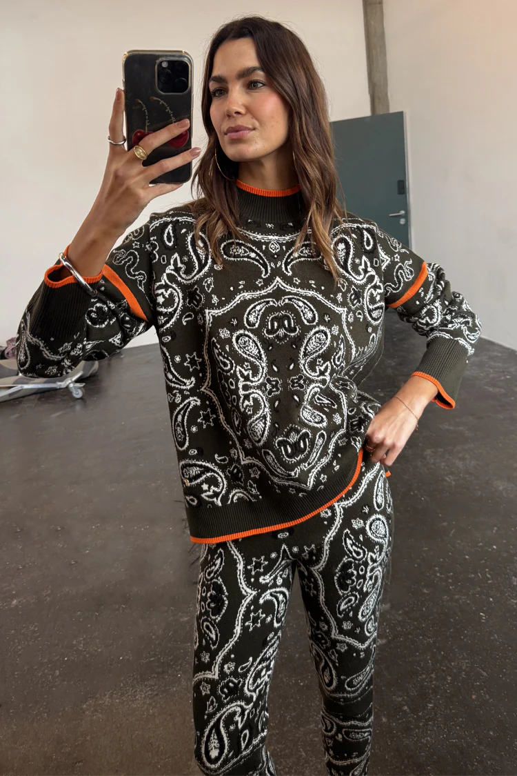 4491-khaki-bandana-dana-jumper-2.webp Khaki Bandana Dana Jumper