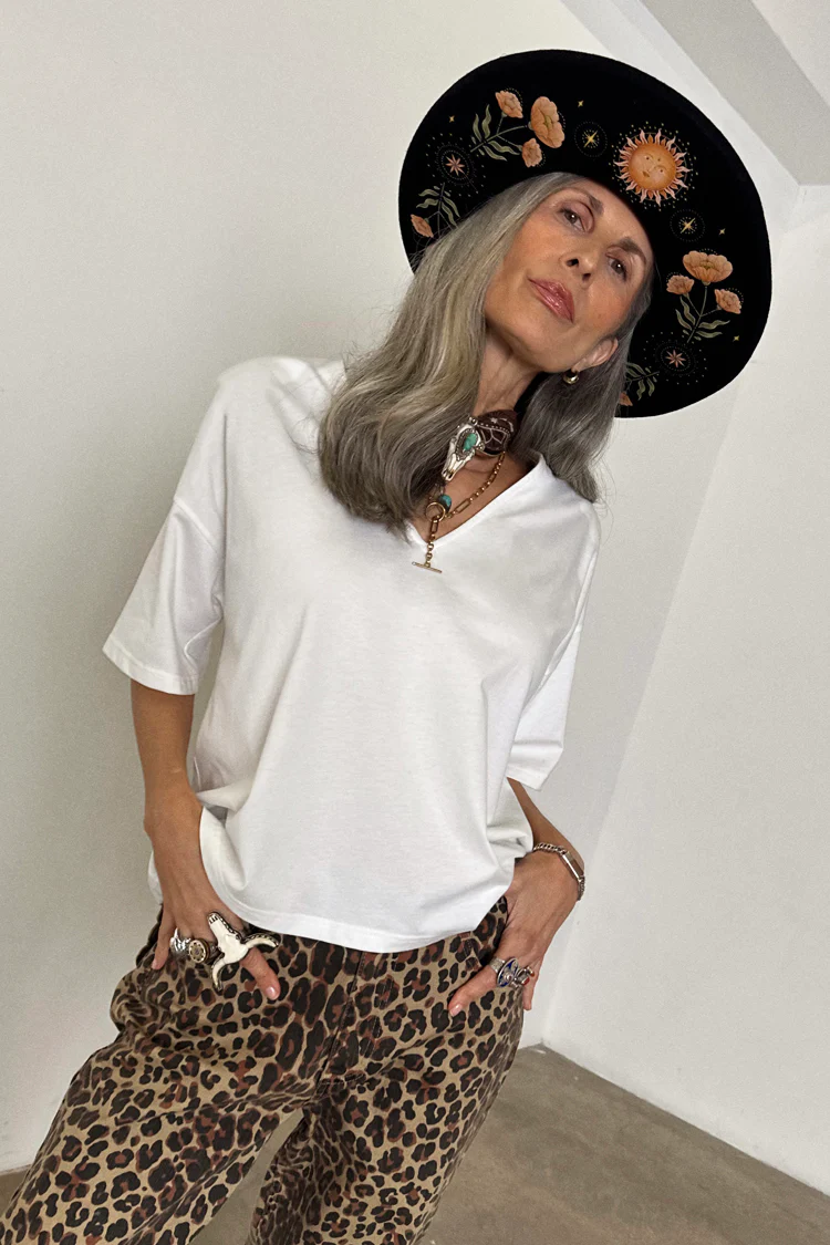 4521-white-t-shirt-with-shoulder-pads-3.webp White T Shirt with Shoulder Pads