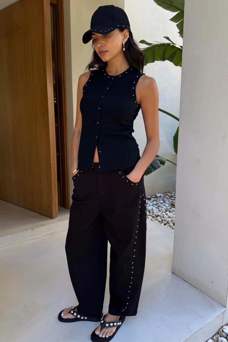 4536-black-studded-barrel-jeans-7.webp Black Studded Barrel Jeans