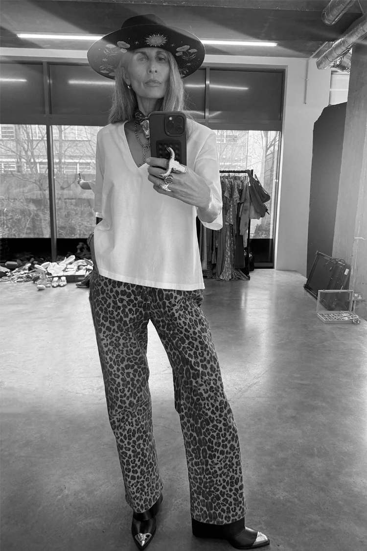 5016-leopard-lucia-scallop-detail-jeans-10.webp Leopard Lucia Scallop Detail Jeans