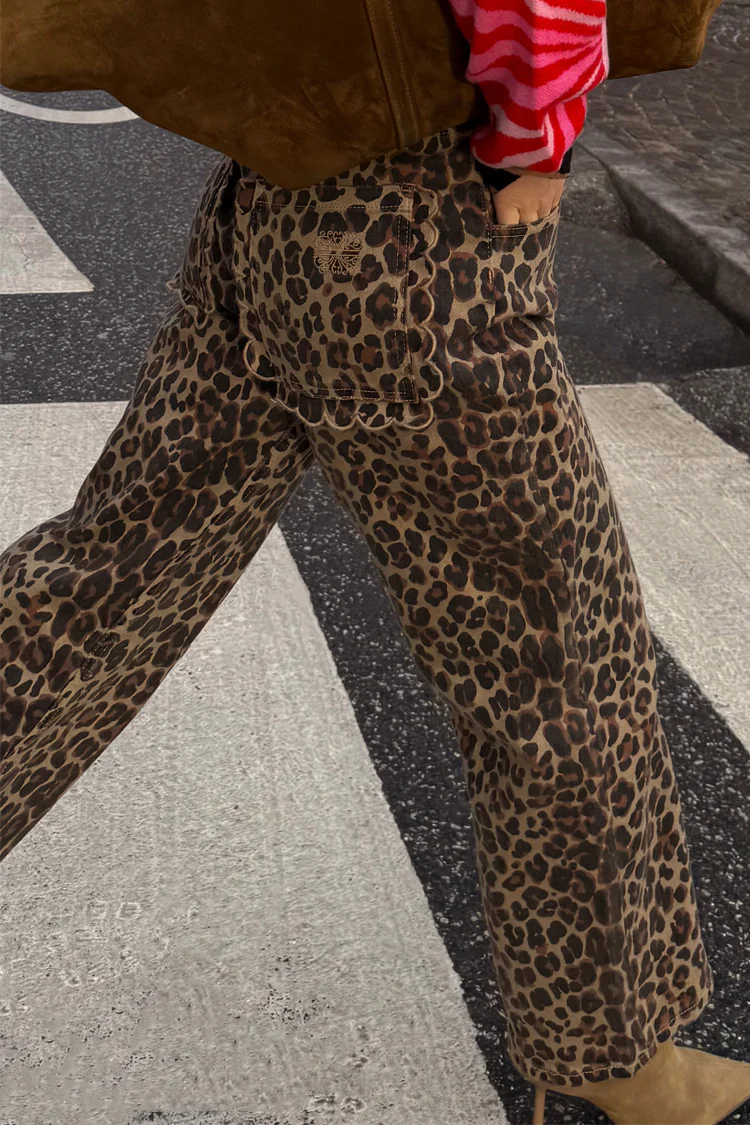 5017-dir-1679091c5a88-6-variation-8.webp Leopard Lucia Scallop Detail Jeans