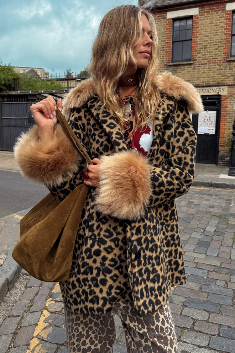 6167-leopard-coat-with-faux-fur-trims-3.webp Leopard Coat with Faux Fur Trims