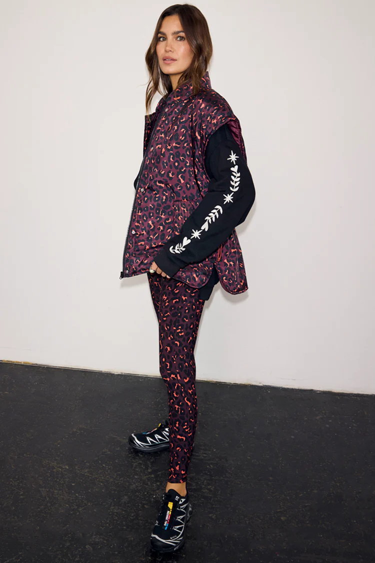 7339-dark-leopard-gilet-5.webp Dark Leopard Gilet