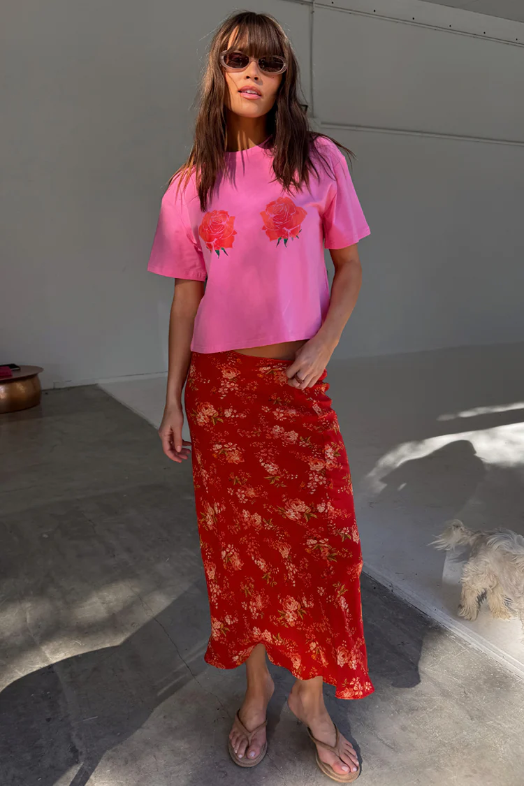 7392-dir-1679091c5a88-6-variation-8.webp Red Floral Midi Skirt