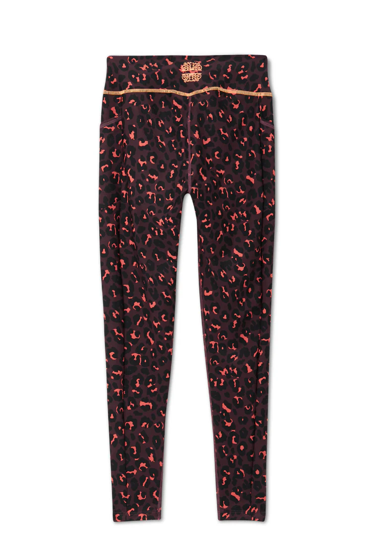 7586-dark-leopard-leggings-11.webp Dark Leopard Leggings