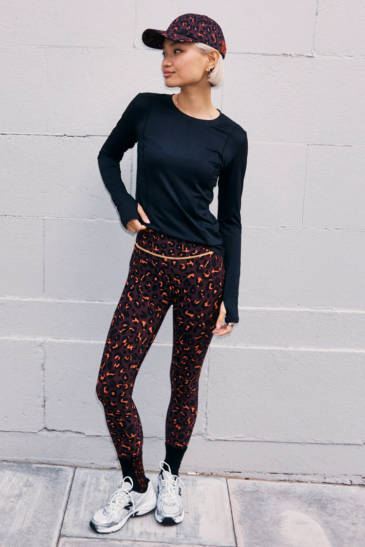 7586-dark-leopard-leggings-9.webp Dark Leopard Leggings