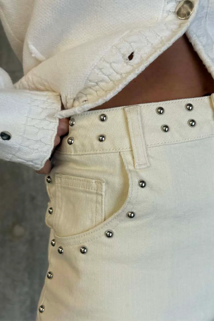 7698-dir-1679091c5a88-6-variation-4.webp Ecru Studded Hot Pant