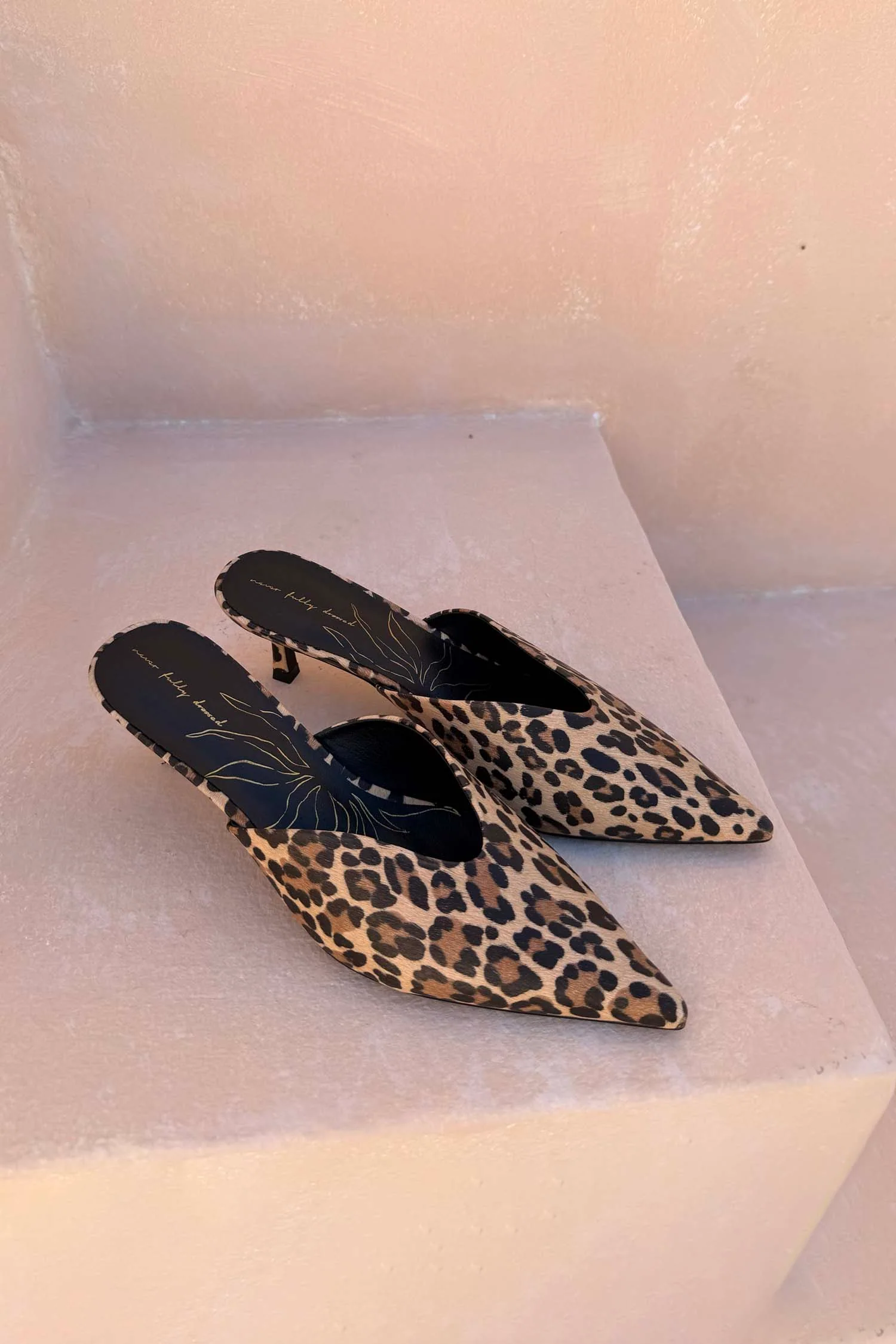 7820-uk-3-uk-3-variation-6.webp Leopard Heel Mules