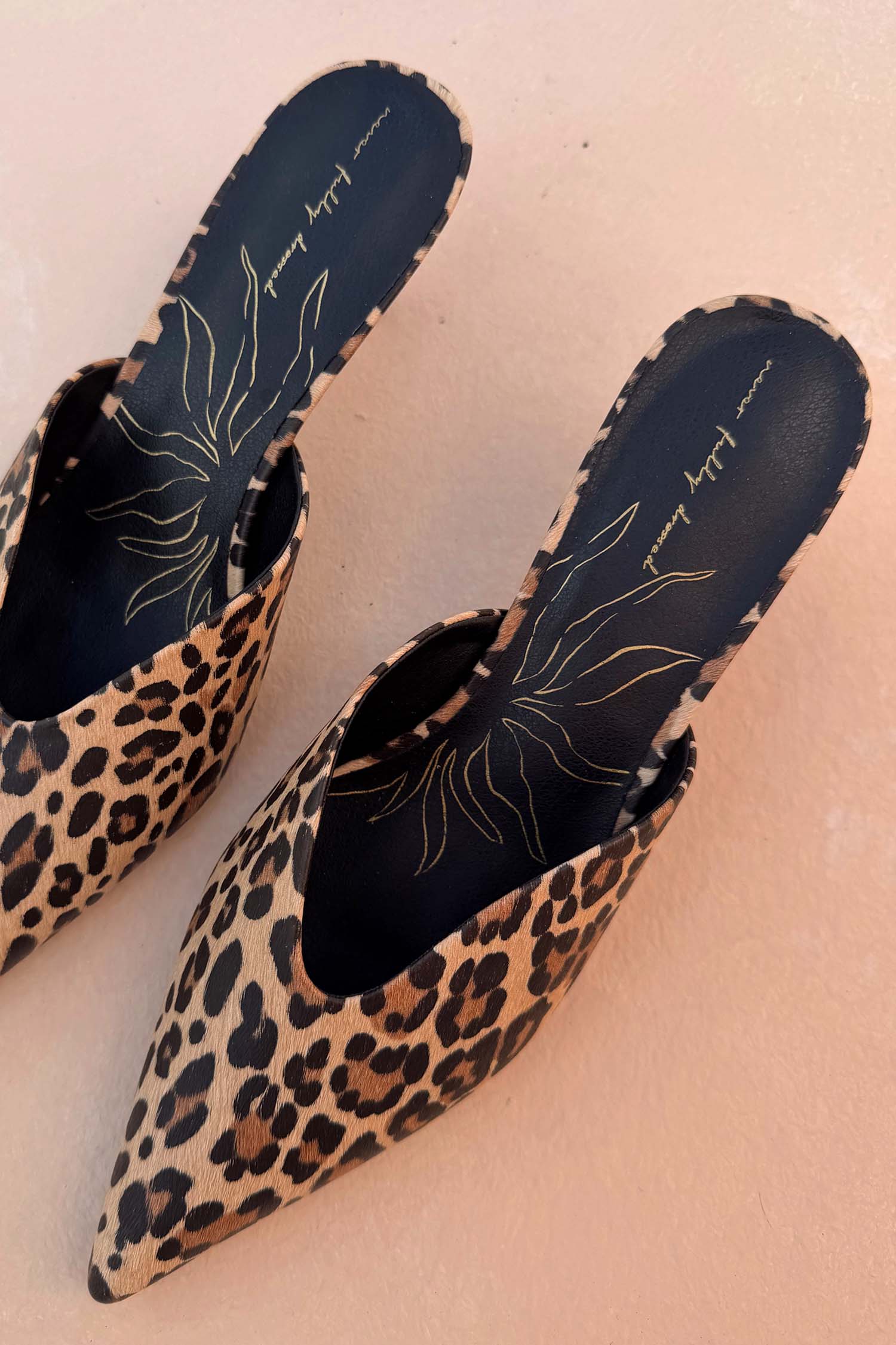 7820-uk-3-uk-3-variation-7.jpg Leopard Heel Mules