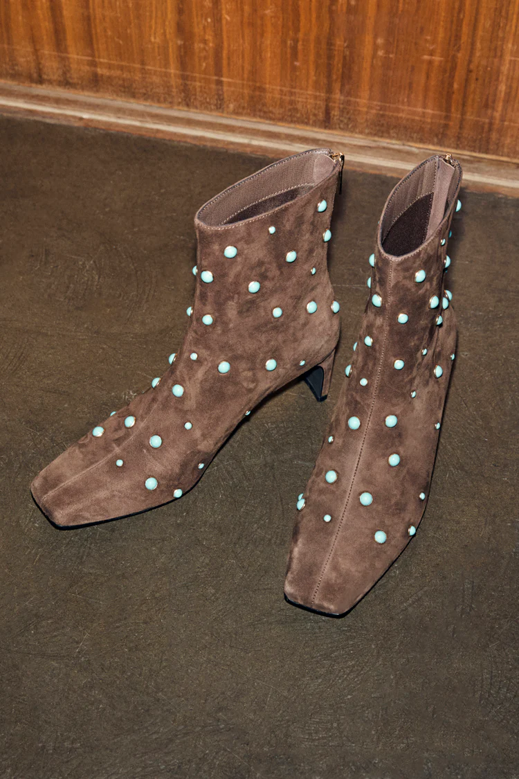 8053-chocolate-studded-suede-boots-7.webp Chocolate Studded Suede Boots