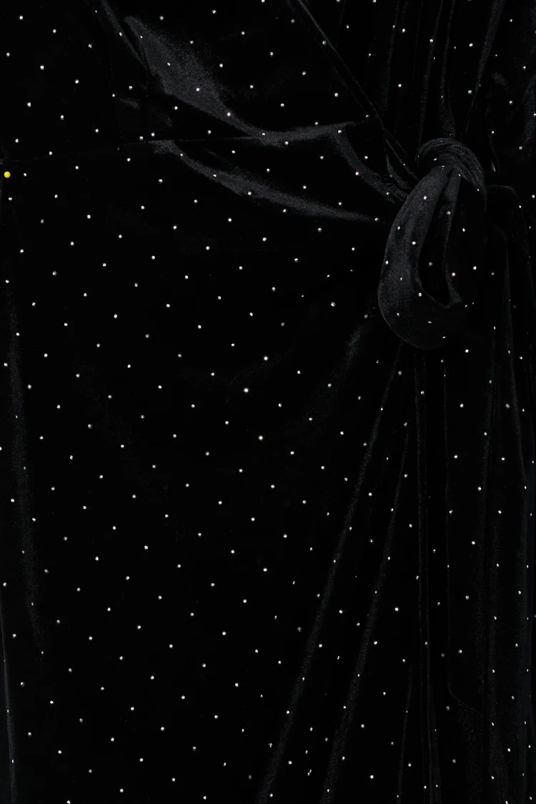 8118-dir-a87ff679a2f3-4-variation-10.webp Black Velvet Midi Vienna Dress Petite