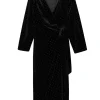 8118-dir-a87ff679a2f3-4-variation-9.webp Black Velvet Midi Vienna Dress Petite