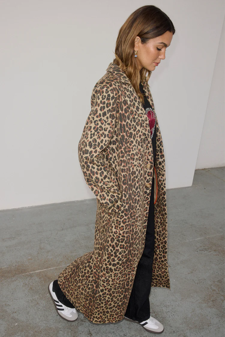 8199-dir-a87ff679a2f3-4-variation-5.webp Lucia Leopard Denim 55 Coat Petite