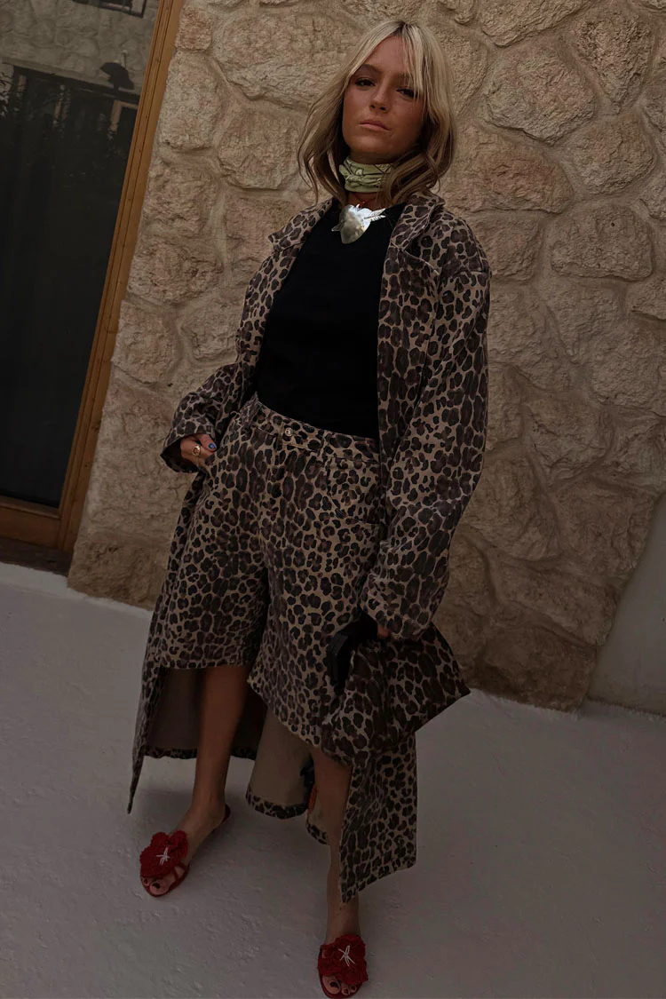 8199-dir-a87ff679a2f3-4-variation-8.webp Lucia Leopard Denim 55 Coat Petite