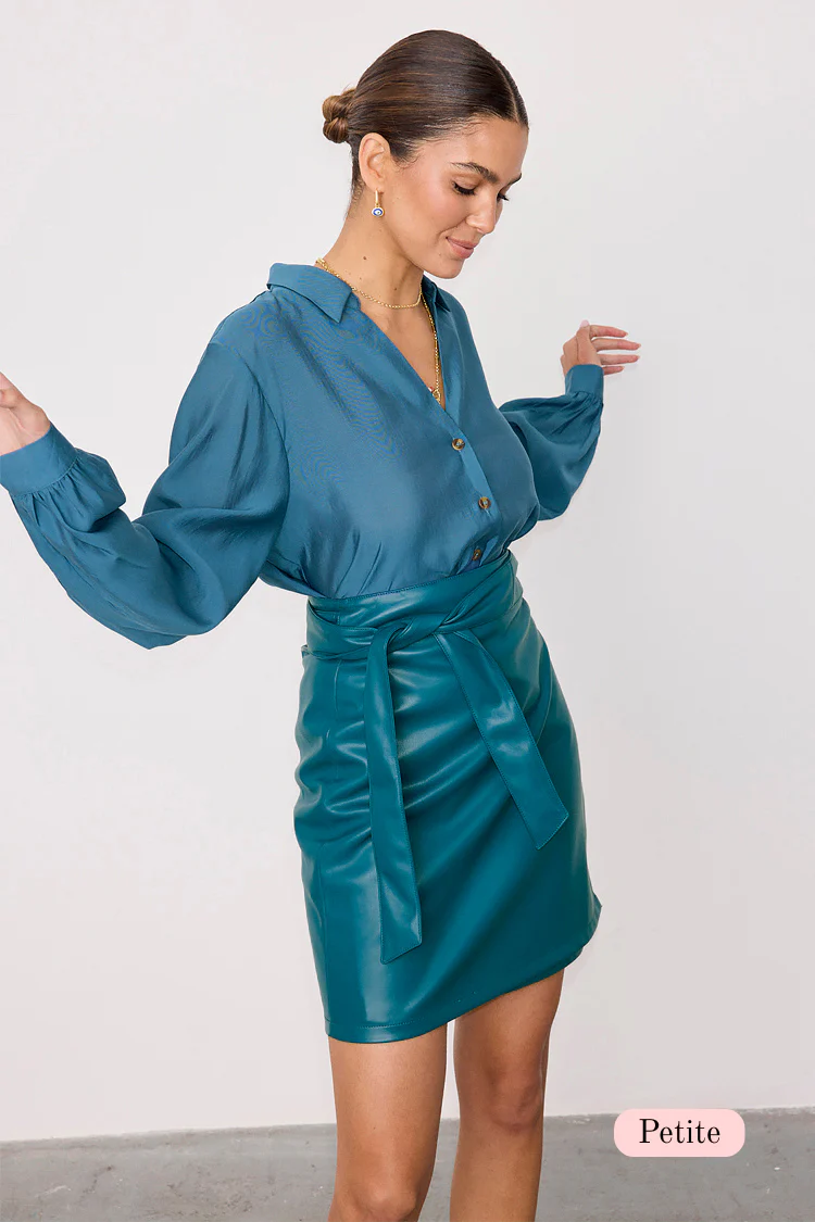 8383-teal-vegan-leather-mini-jaspre-skirt-petite-2.webp Teal Vegan Leather Mini Jaspre Skirt Petite