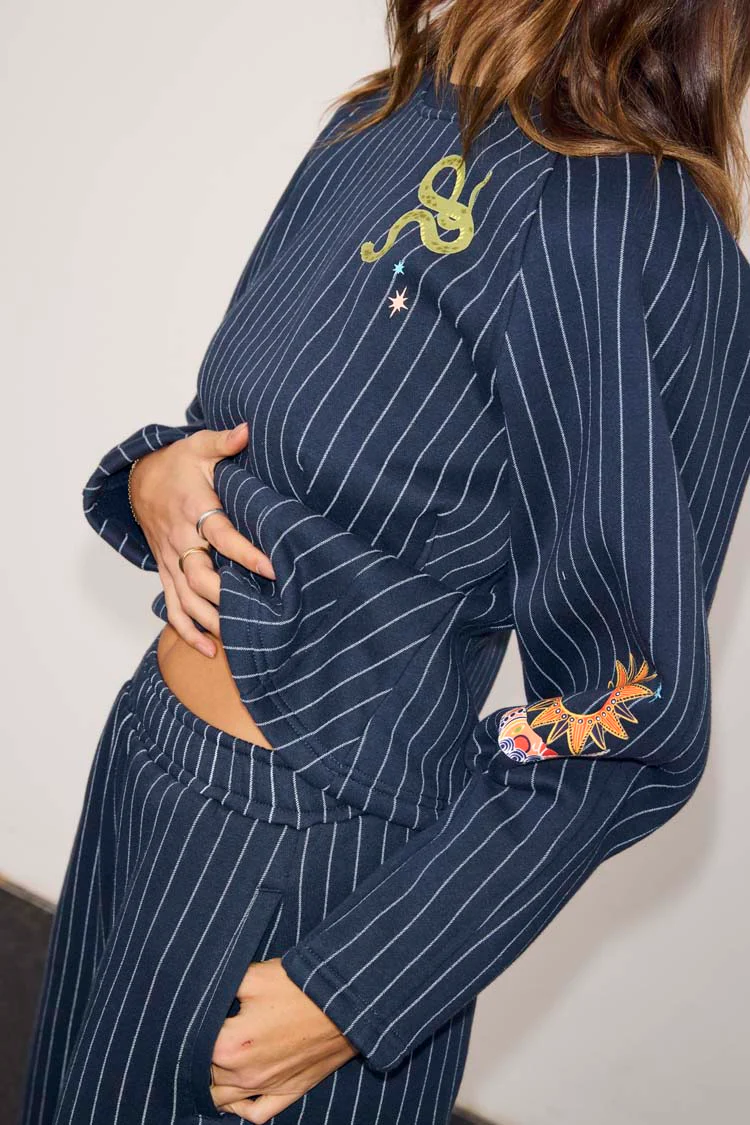 8544-navy-pinstripe-barrel-sweatshirt-4.webp Navy Pinstripe Barrel Sweatshirt
