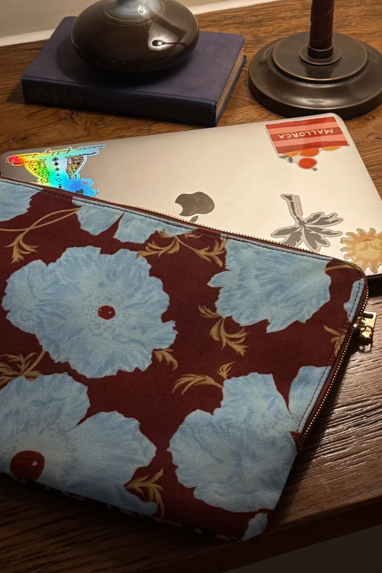 8602-blue-burgundy-poppy-laptop-case-8.webp Blue & Burgundy Poppy Laptop Case