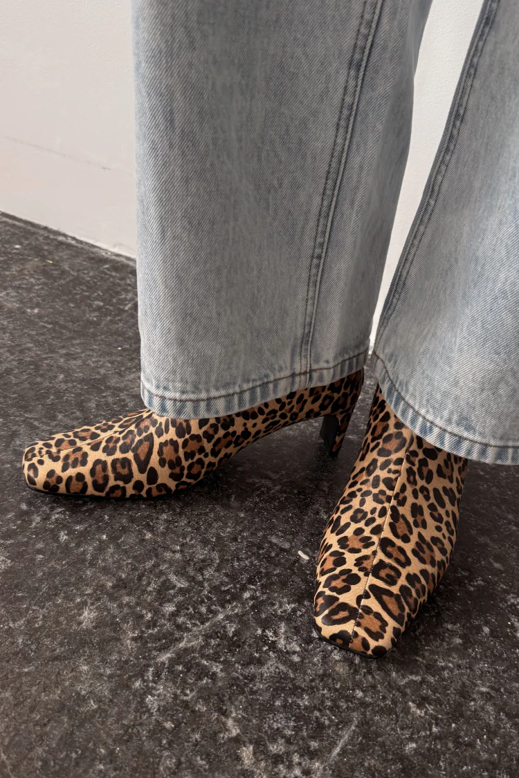 8663-leopard-heel-boots-3.webp Leopard Heel Boots