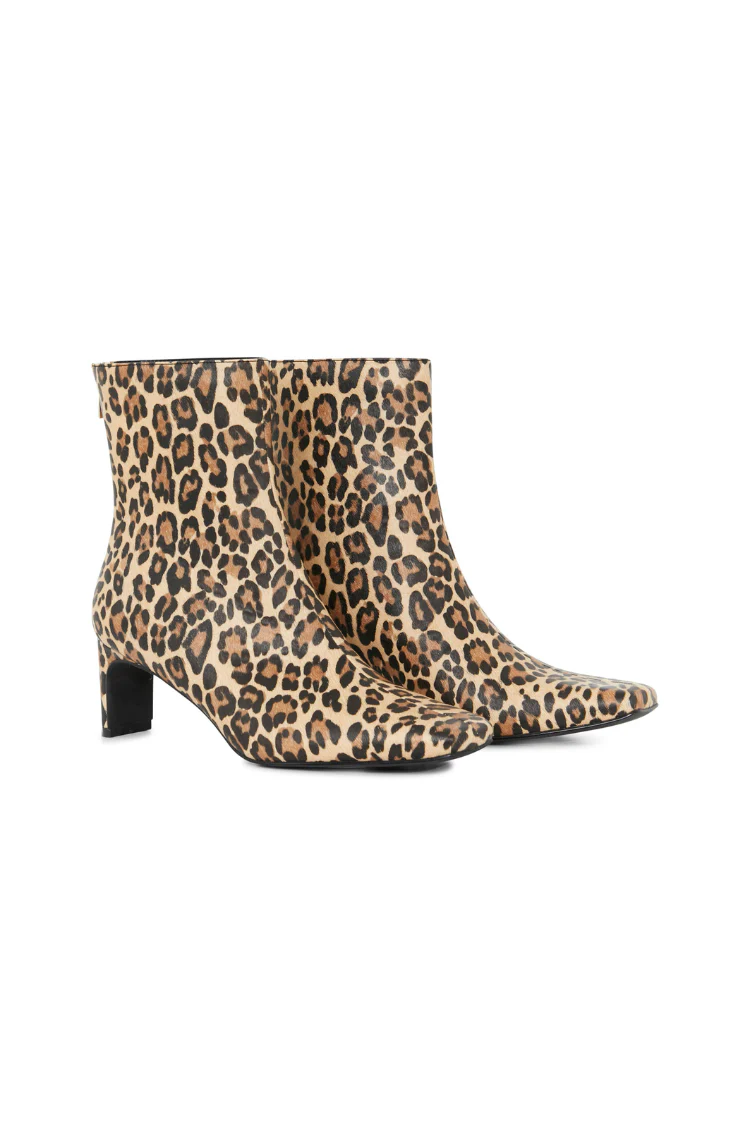 8663-leopard-heel-boots-5.webp Leopard Heel Boots
